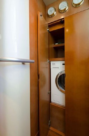 23_2004 78ft Baia Atlantica DIVINE MADNESS