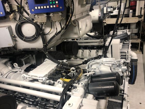 29_2004 78ft Baia Atlantica DIVINE MADNESS