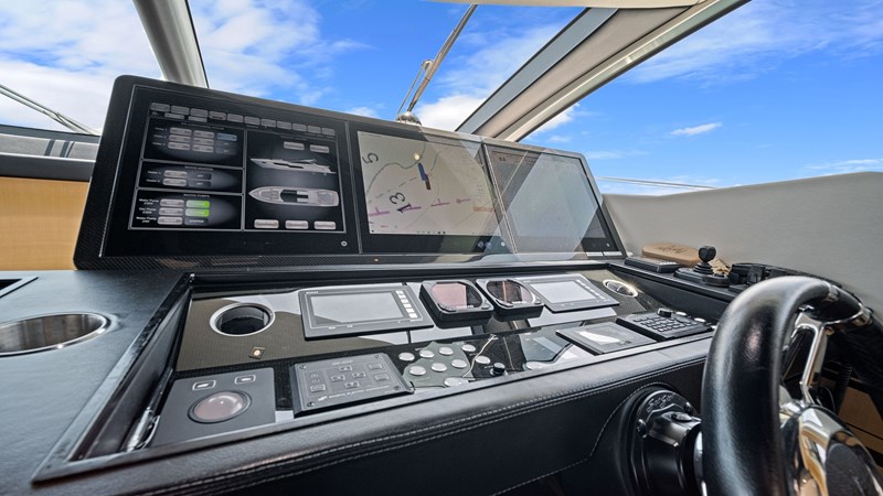 30_2013 80ft Sunseeker Predator WOODEVER