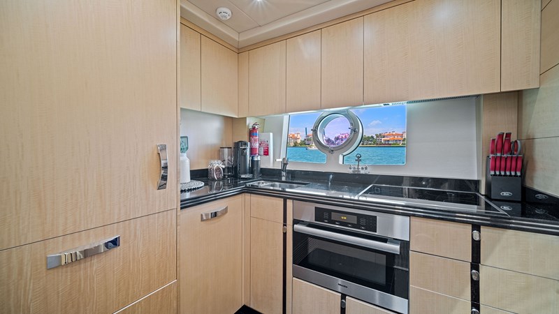 31_2013 80ft Sunseeker Predator WOODEVER