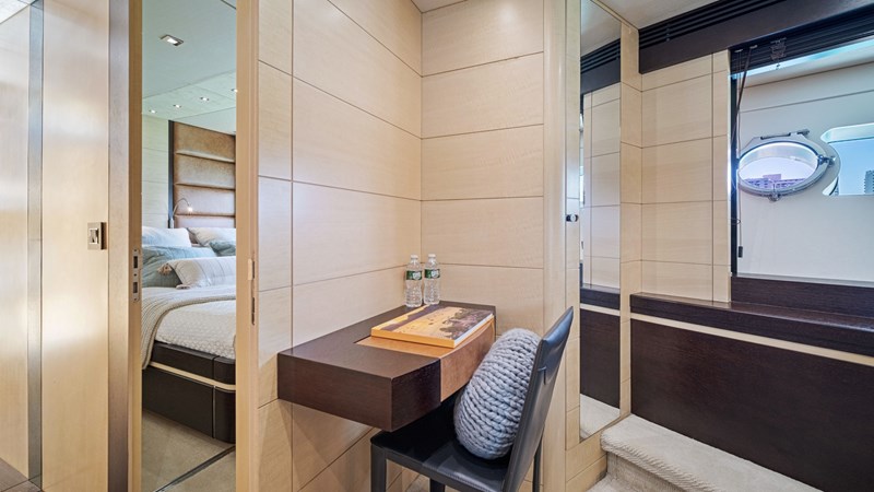 38_2013 80ft Sunseeker Predator WOODEVER