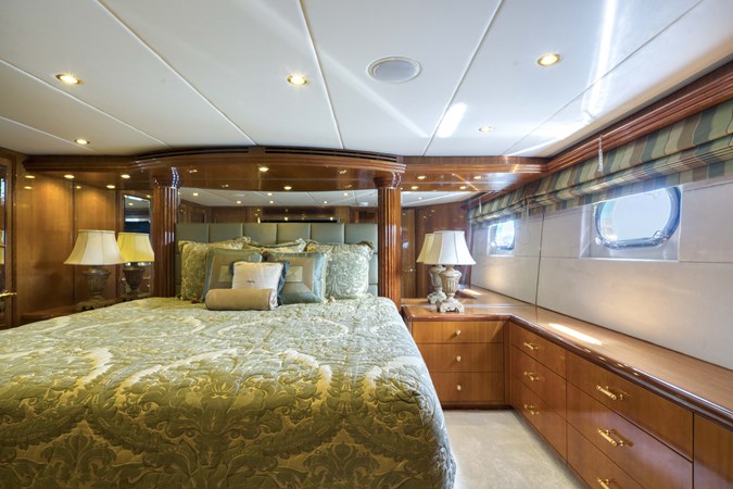 86 HATTERAS CONVERTIBLE - M/Y SPHEREFISH
