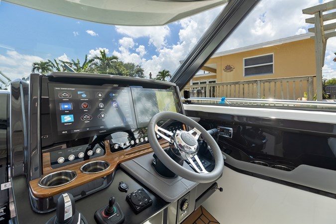 8.5_2021 43ft Tiara 43LE SEADATED