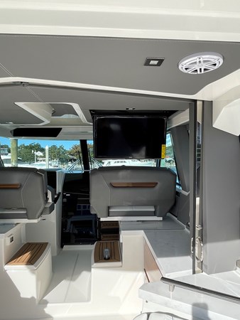 11_2021 43ft Tiara 43LE SEADATED