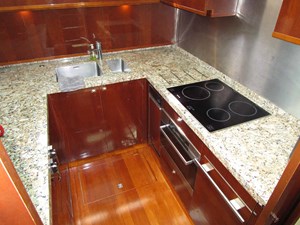 GRACE 23 Galley