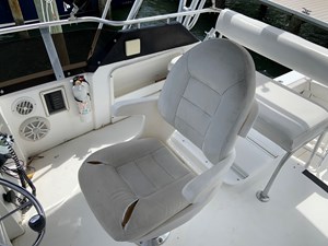 03.helm.seat