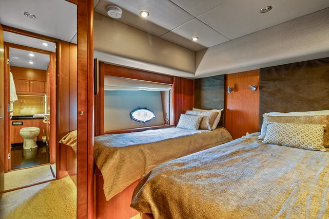 46_2006 82ft Sunseeker Predator HER WAY