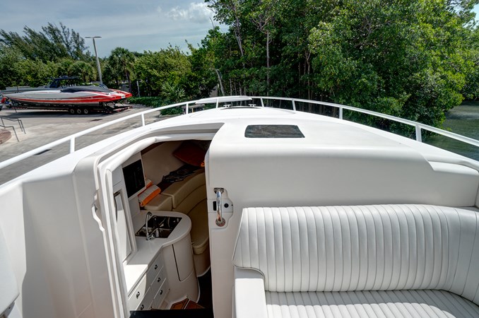 23_2008 37ft Intrepid 37 NEVER GIVE UP