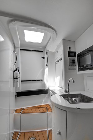 29_2008 37ft Intrepid 37 NEVER GIVE UP