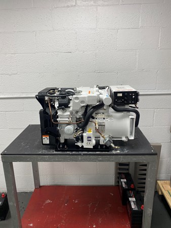 39_2008 37ft Intrepid 37 NEVER GIVE UP