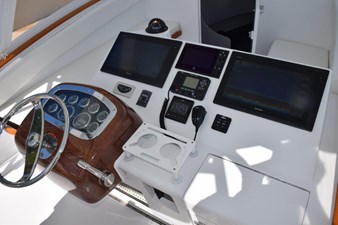 FARR GONE 6 Twin Garmin screens with full console