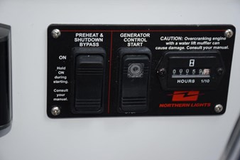 FARR GONE 21 Northern Lights generator panel, under 70 hours