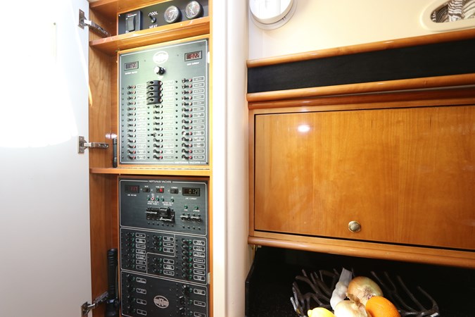 25_2005 56ft Neptunus 56 Express FIVE STAR