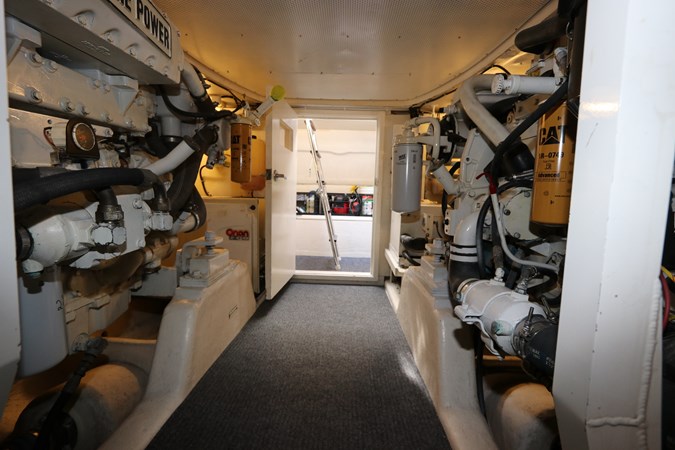 54_2005 56ft Neptunus 56 Express FIVE STAR