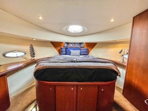 43 Motor Yacht 39 40