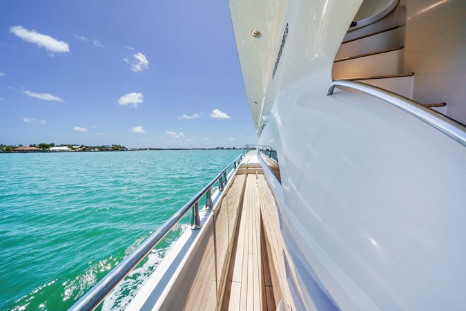 12 _ 2006 65ft Marquis Motor Yacht Pilot House OFF THE GRID