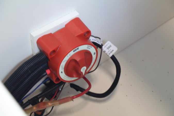 16. Dual Battery Switch