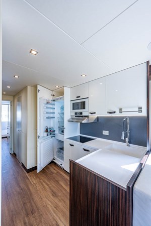 44_overblue_powercat_galley_11