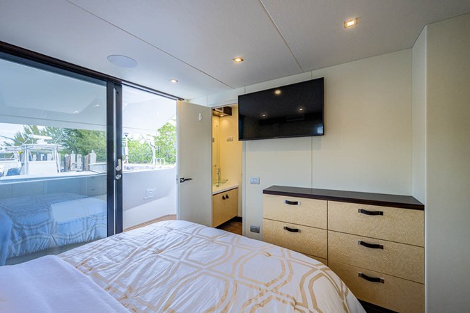 44_overblue_powercat_forward_stateroom_8