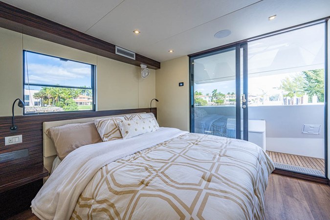 44_overblue_powercat_forward_stateroom_2