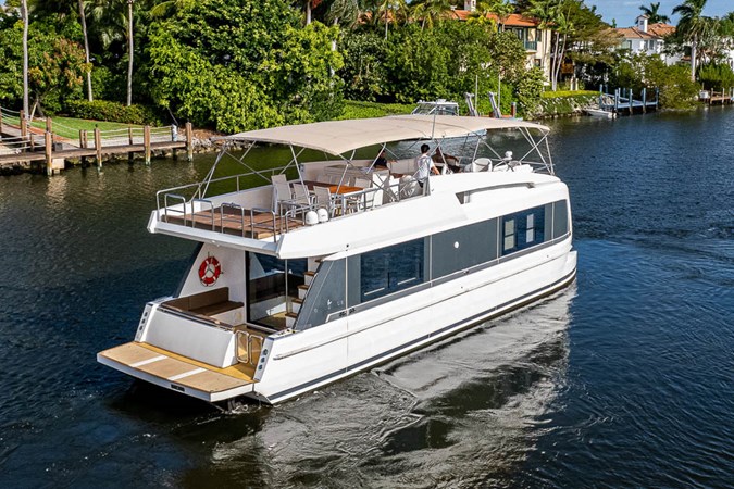 44_overblue_powercat_aerials_3