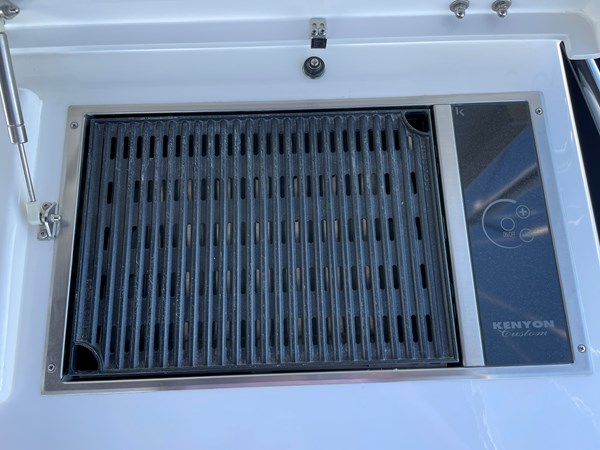 40_2012 63ft Sunseeker Manhattan