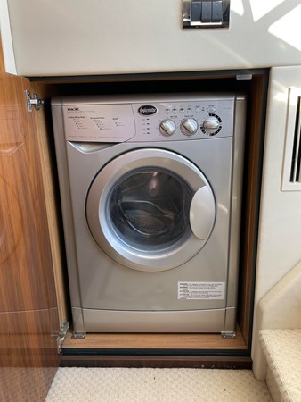 54_2012 63ft Sunseeker Manhattan