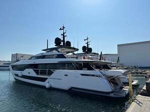 Etoile 24 Etoile 2023 CUSTOM LINE CL 106 Motor Yacht Yacht MLS #306131 24