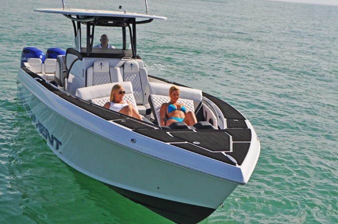 380 Open - Lifestyle 2