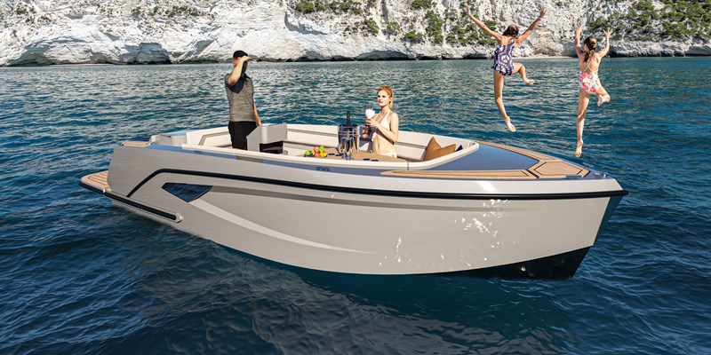 AS 18 - HALF SIDE BOW VIEW