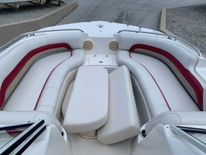 2006 Hurricane 237 Sun Deck 13 08.bow