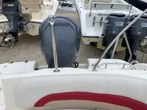 2006 Hurricane 237 Sun Deck 14 09.tow bar
