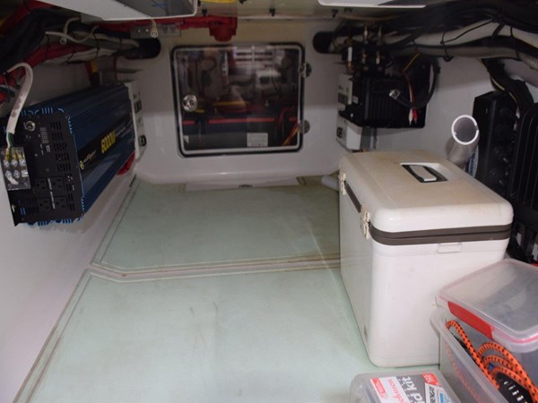   Large capacity inverter and dry storage beneath console 