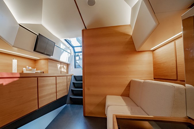 Belowdecks, Beautiful Minimalist Decor