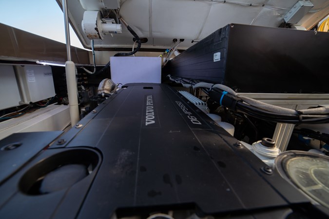 Hydraulic Lift Engine Compartment