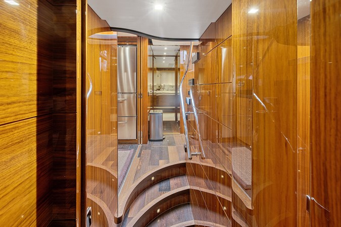 31_2015 68ft Sunseeker Predator DIGGIN IT