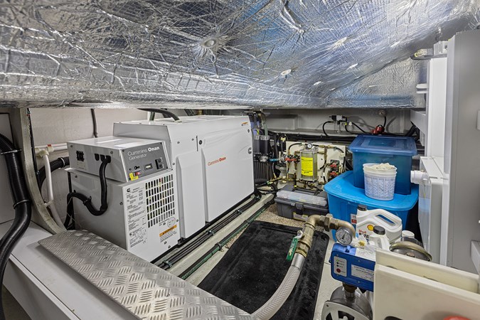 39_2015 68ft Sunseeker Predator DIGGIN IT