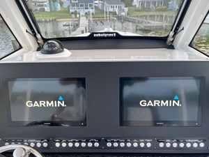 EVERGLADES 295 CENTER CONSOLE 6 B61389 7