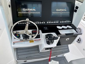 EVERGLADES 295 CENTER CONSOLE 7 B61389 8