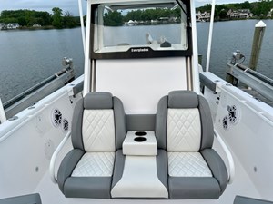 EVERGLADES 295 CENTER CONSOLE 8 B61389 9