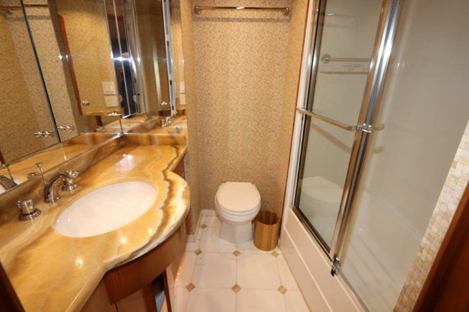 31_2006 80ft Hatteras 80 Motor Yacht