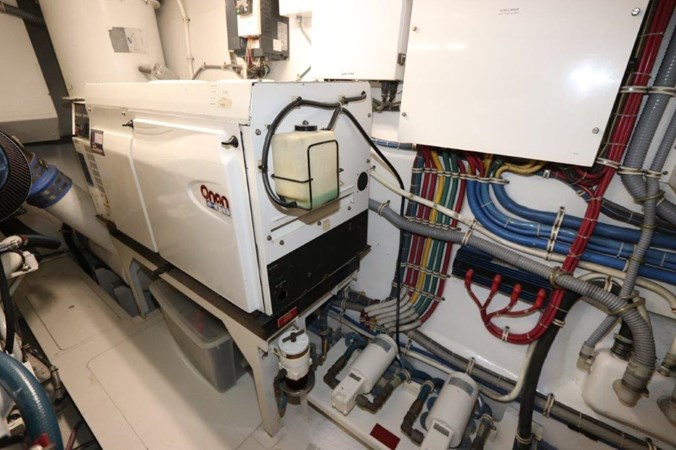 44_2006 80ft Hatteras 80 Motor Yacht