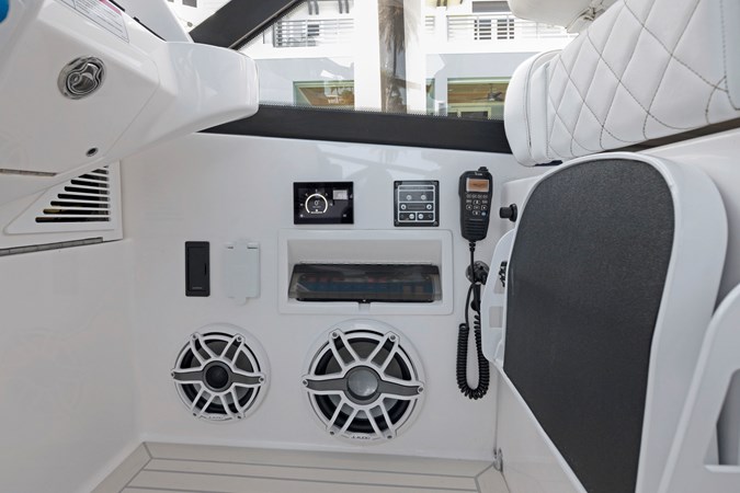 15_2020 47ft Intrepid 477 Evolution