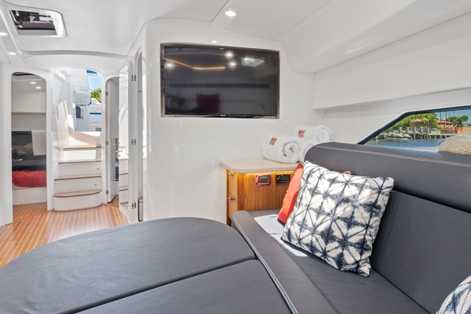 17_2020 47ft Intrepid 477 Evolution