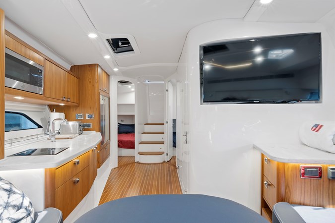 18_2020 47ft Intrepid 477 Evolution