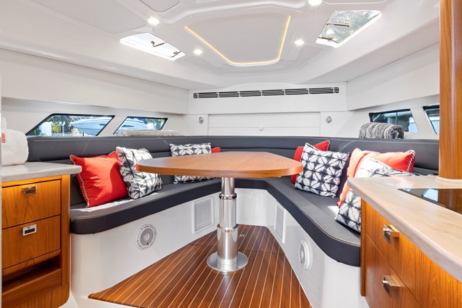 20_2020 47ft Intrepid 477 Evolution