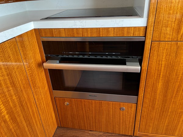 17 _2020 59ft Maritimo M59 ABOVE AND BEYOND