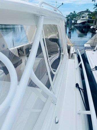 17_2008 39ft Intrepid 390 Sport Yacht