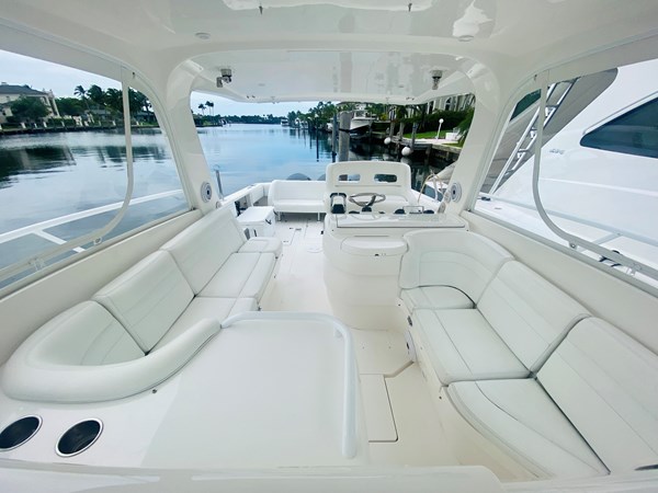 19_2008 39ft Intrepid 390 Sport Yacht