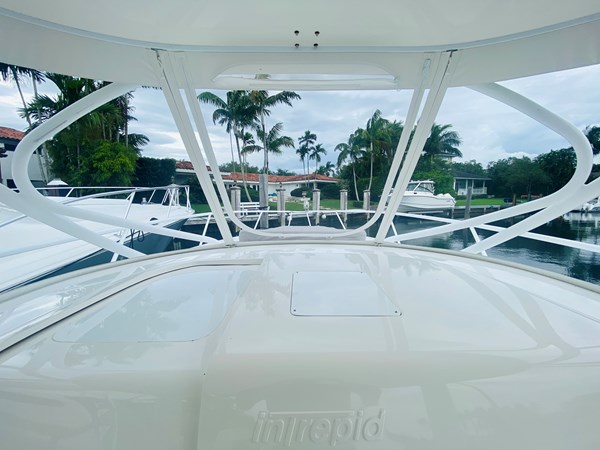 31_2008 39ft Intrepid 390 Sport Yacht